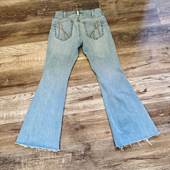 Ariat R.E.A.L Hallie Flare Jean Mid-Rise Light Wash Denim Size 28R - Picture 6 of 13